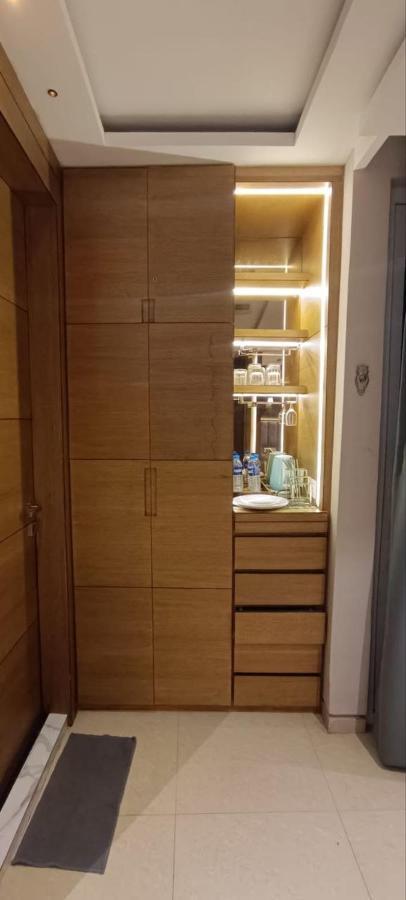 Hotel Mayfair Tower Колката Екстер'єр фото