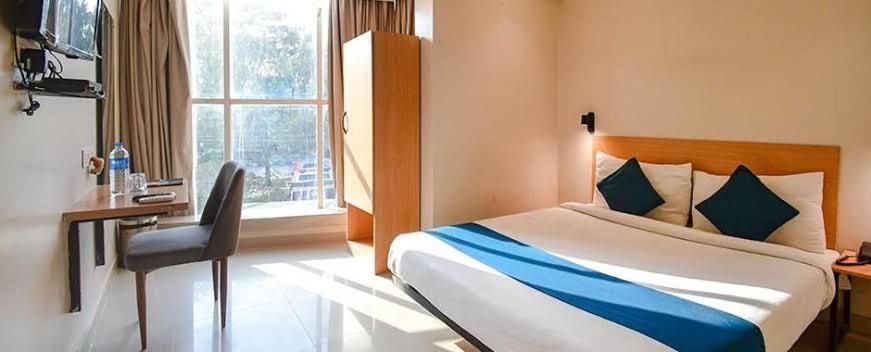 Hotel Mayfair Tower Колката Екстер'єр фото