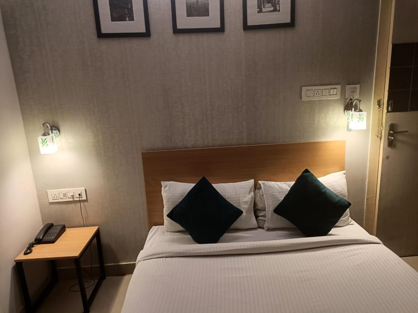 Hotel Mayfair Tower Колката Екстер'єр фото