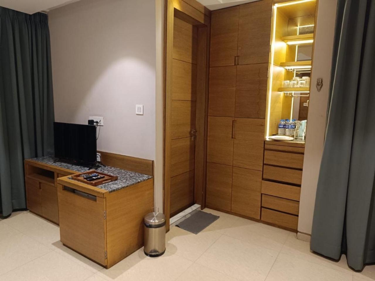 Hotel Mayfair Tower Колката Екстер'єр фото