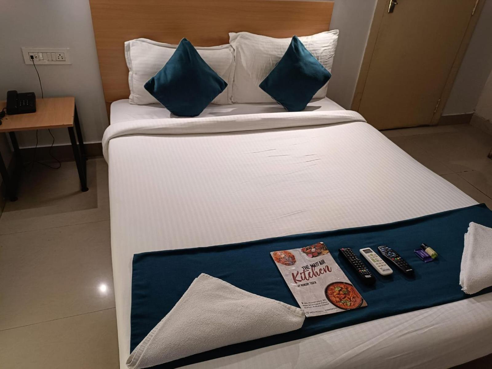 Hotel Mayfair Tower Колката Екстер'єр фото
