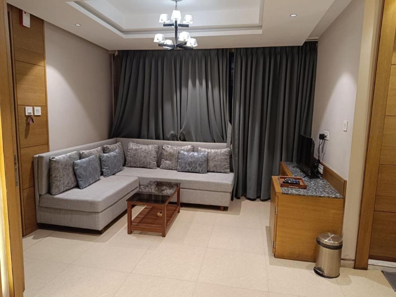 Hotel Mayfair Tower Колката Екстер'єр фото