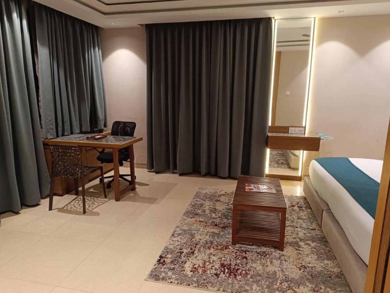 Hotel Mayfair Tower Колката Екстер'єр фото