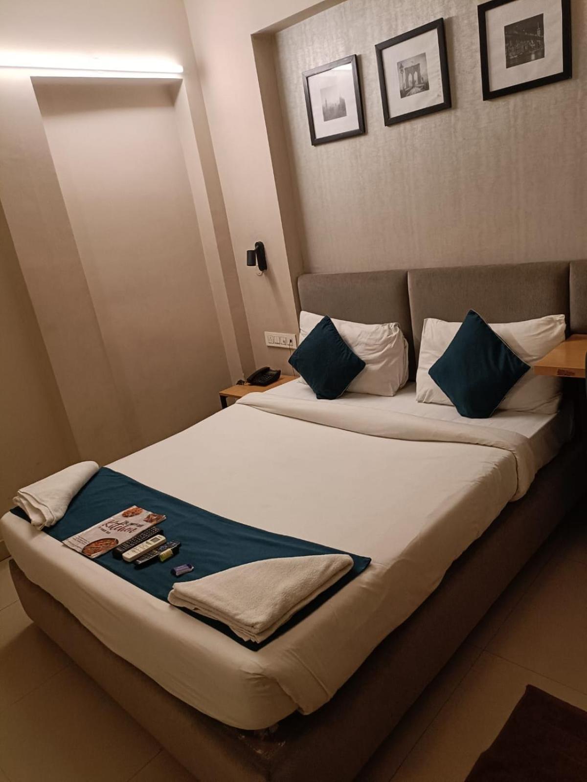 Hotel Mayfair Tower Колката Екстер'єр фото